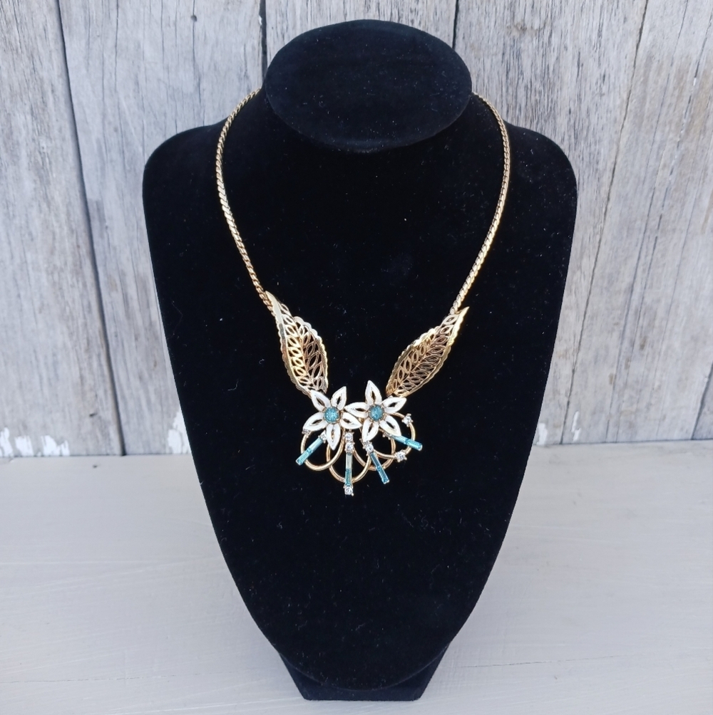 Luster Gold‎ Tone White/Blue Flowers Leaf Pendant Blue And Clear Gems Necklace